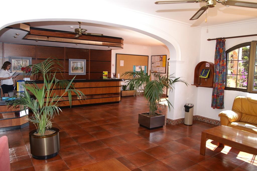 Bahia Park Hotel Cala En Porter  Exterior photo